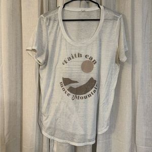 Women’s white large short sleeve